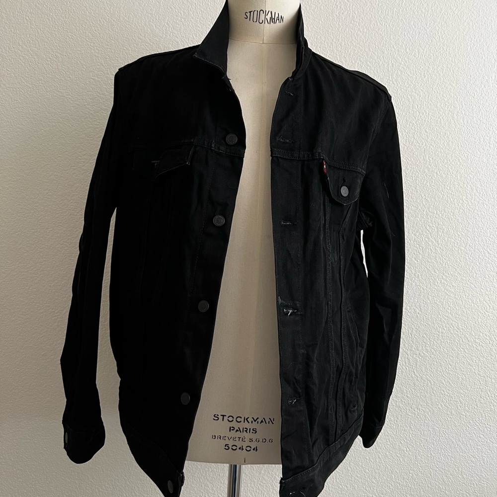 Levi's Black Lightweight Shirt Jacket with Classic Design